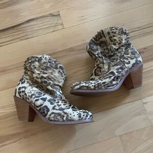 Durango leopard print slouched cowboy boots size 9